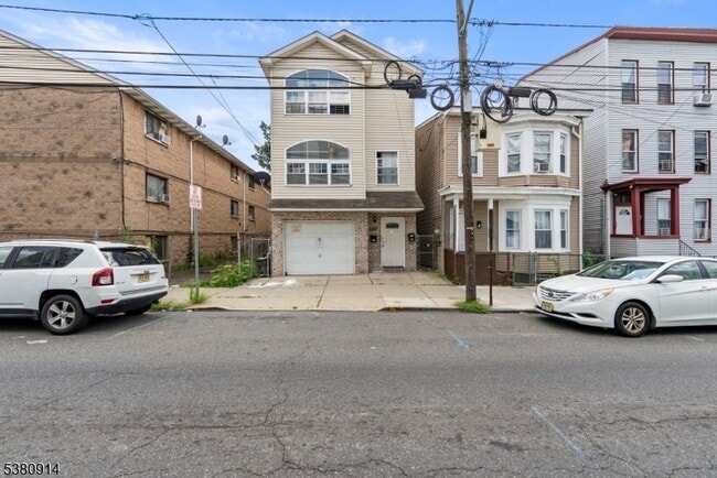 Photo - 110 16th Ave Apartment