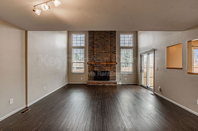 Building Photo - 14129 E Warren Pl