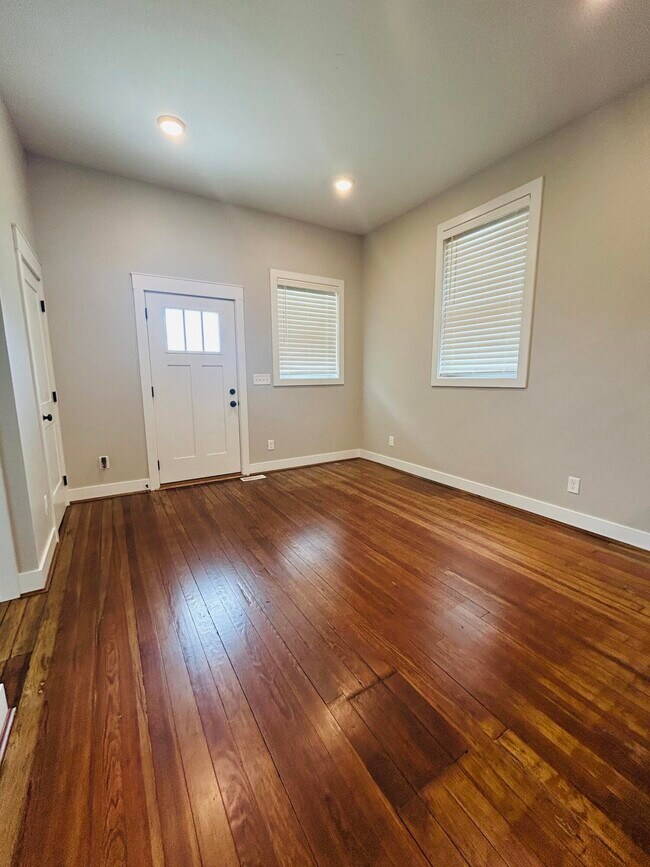 Foto del edificio - 213 Montclair Ave