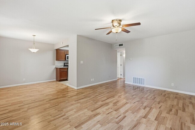Foto del edificio - 1702 W Tuckey Ln