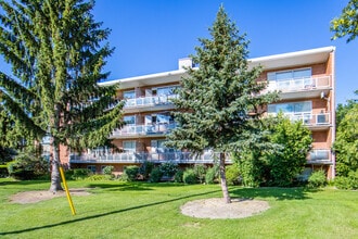 Building Photo - 10 Elvaston Dr