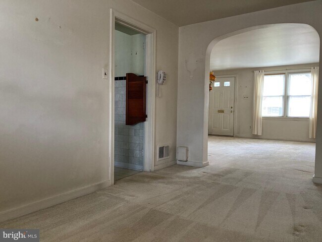 Foto del edificio - 2422 Adrian St