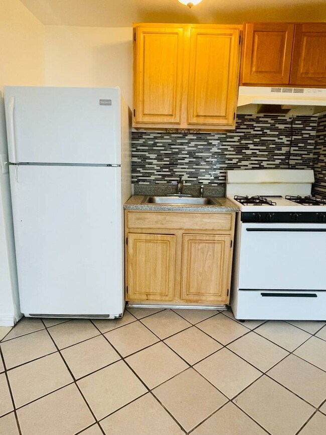 Foto del edificio - 133 Oliver Ave