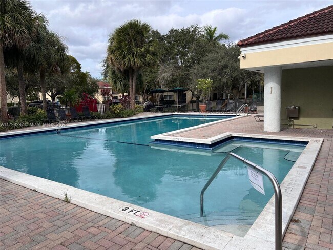 Foto del edificio - 2445 SW 18th Terrace