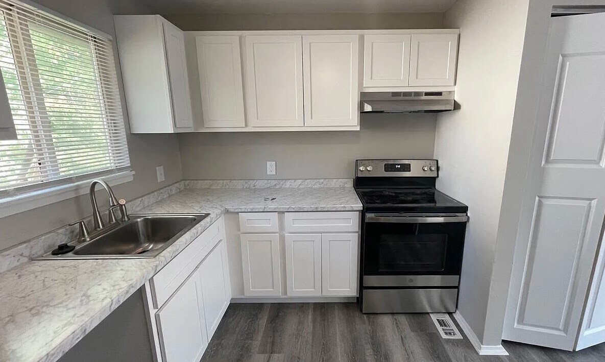 1029 Milwaukee St, Kirkwood, MO 63122 Townhome Rentals in Kirkwood MO