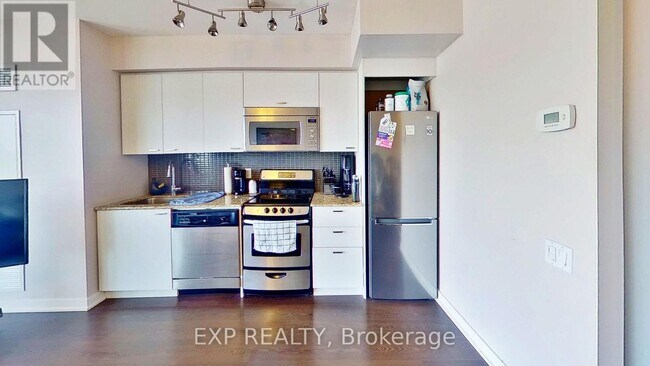 Building Photo - 78 Tecumseth St.