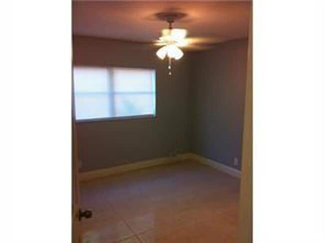 Building Photo - 4280 NW 31st Terrace