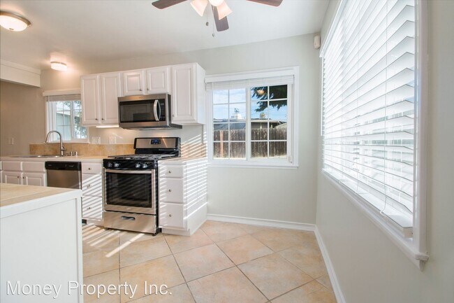 Building Photo - 4 br, 2 bath House - 1065 Cuyamaca Avenue