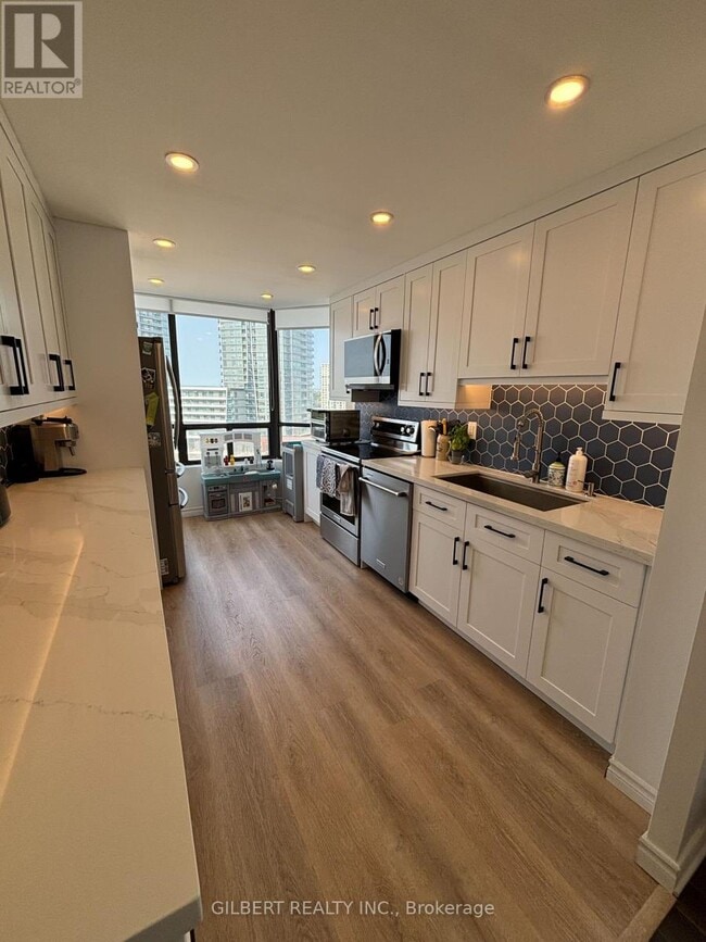 Photo du bâtiment - 7460-7460 Bathurst St