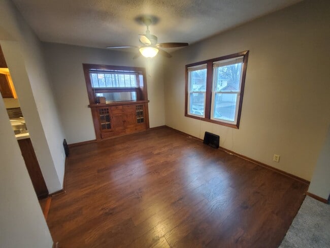 Building Photo - 2BR 1BA Duplex in Minneapolis