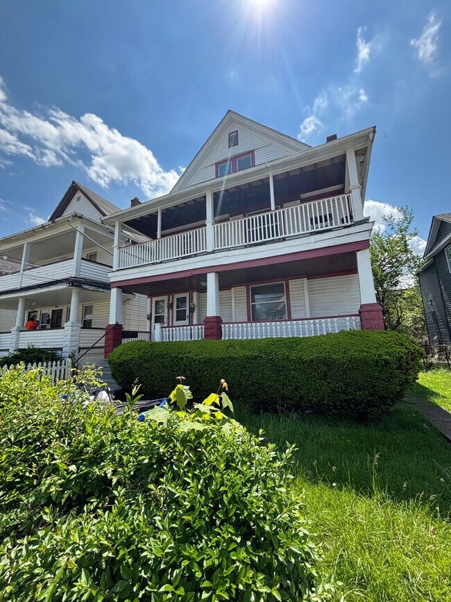 Building Photo - 1750 Alcoy Rd