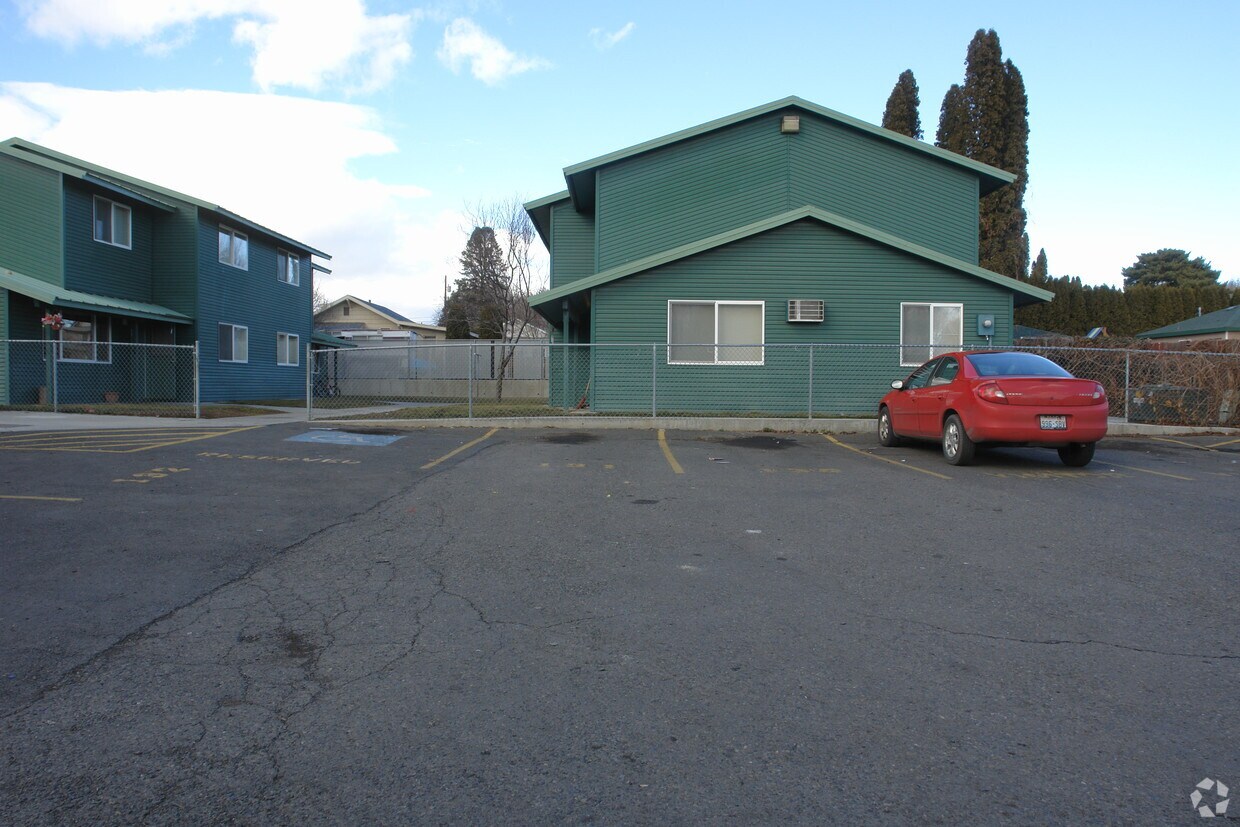 Building Photo - 1322 S 18th Ave