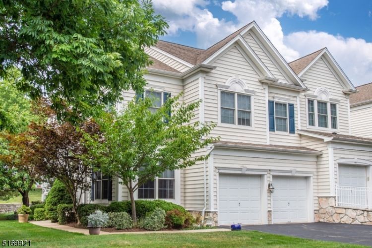 2 Independence Trail, Totowa, NJ 07512 Condo for Rent in Totowa, NJ