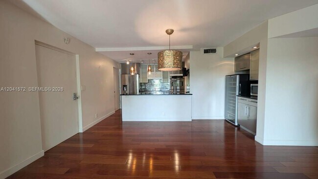 Foto del edificio - 900 River Reach Dr