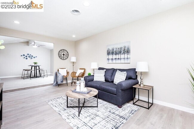 Building Photo - 10132 Rockingham Dr