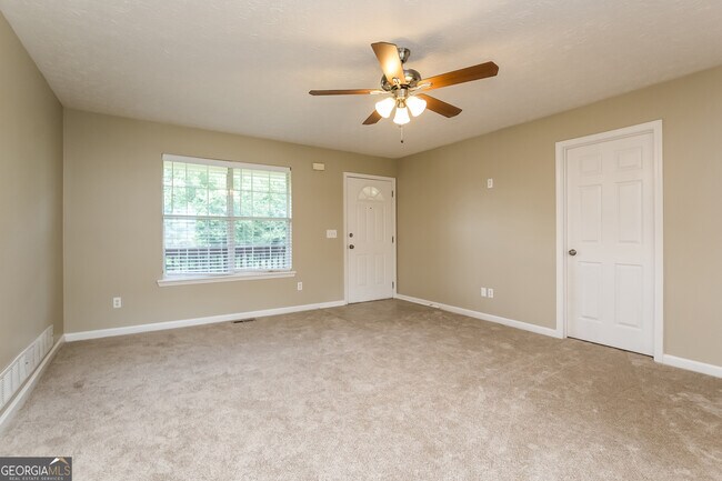 Building Photo - 143 Beechwood Ln
