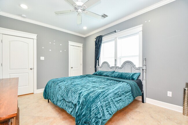 Foto del edificio - 2109 Bidwell Dr