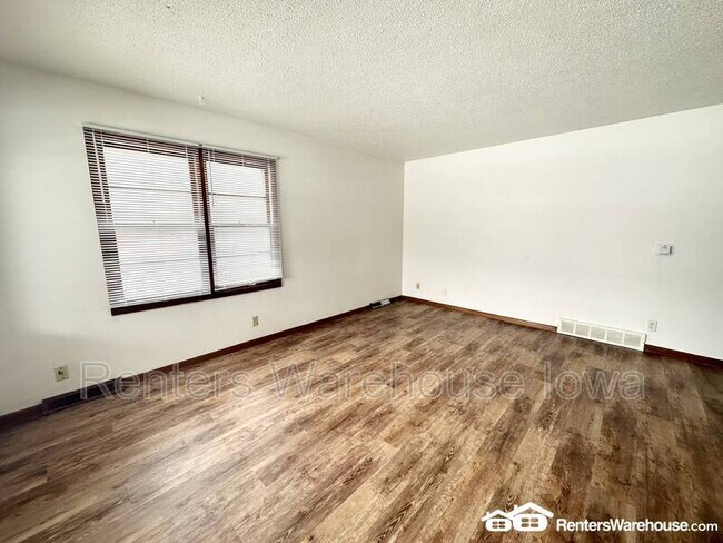 Foto del edificio - 3017 67th St