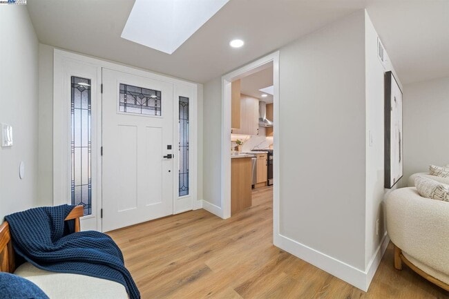 Building Photo - 3613 Perada Dr