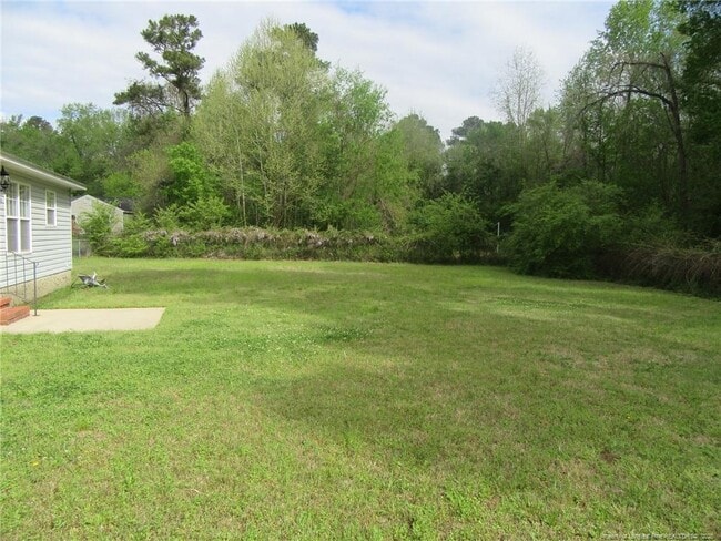 Building Photo - 910 Edenwood Dr
