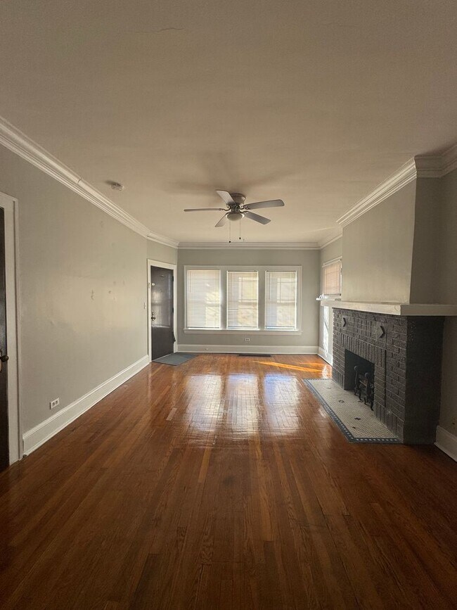 Foto del edificio - 1365 Phelps Ave