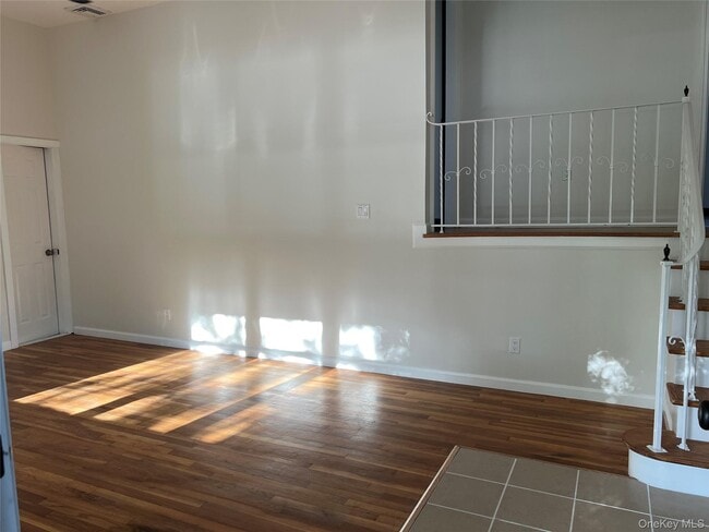 Building Photo - 1553 Potter Blvd