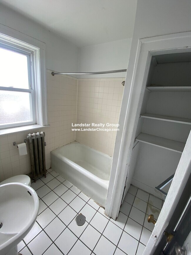 Foto del edificio - 4418 N Whipple St