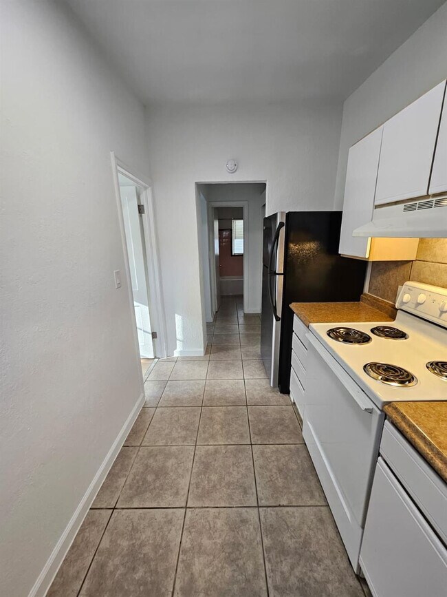 Foto del edificio - 1100 NE 12th Ave