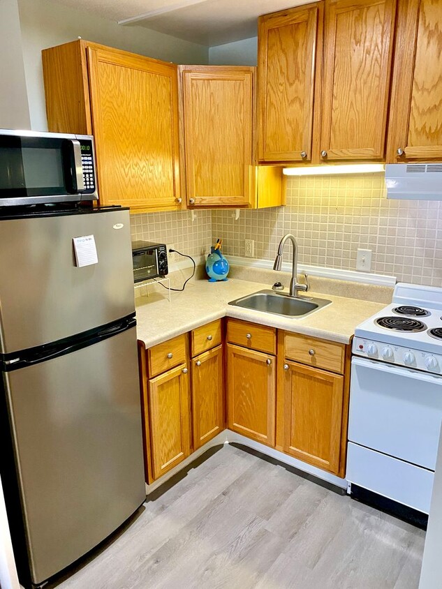 Foto principal - 1BR/1BA Condo with Utilities Included in F...