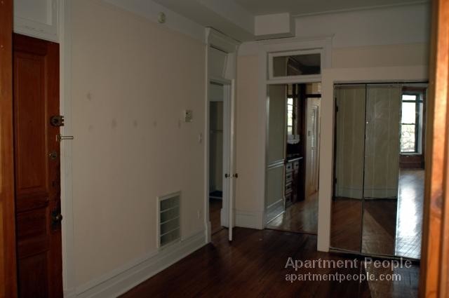 Foto del edificio - 3BR in Heart of Wrigleyville!