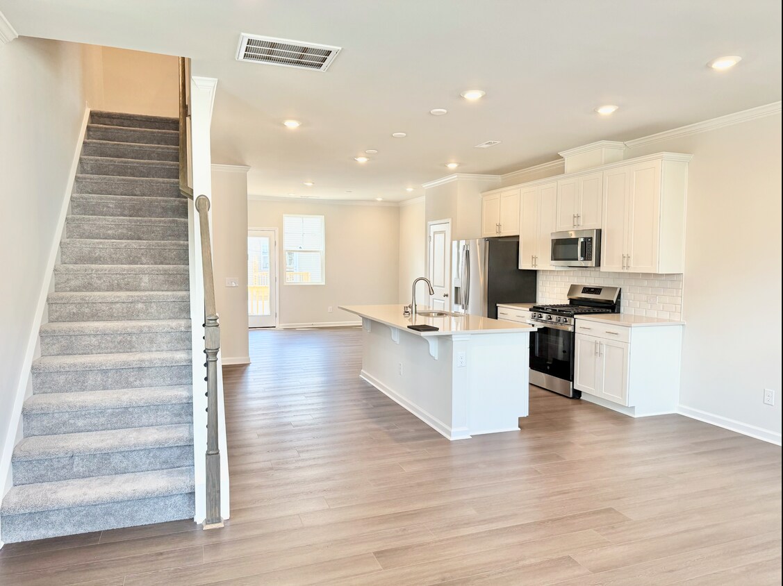 Foto del edificio - 4009 Silver Oak Ln