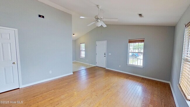 Foto del edificio - 4156 Sunglow Dr