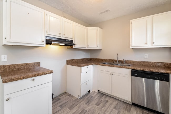 Building Photo - Cozy 3-bedroom Home in Center Point, AL