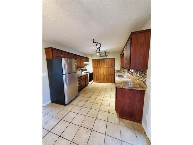 Foto del edificio - 4470 Denbigh Rd