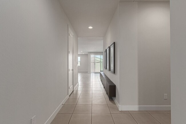 Building Photo - 6918 W Winston Dr