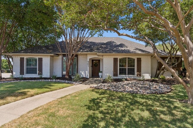 Building Photo - 901 Autumn Lake Dr
