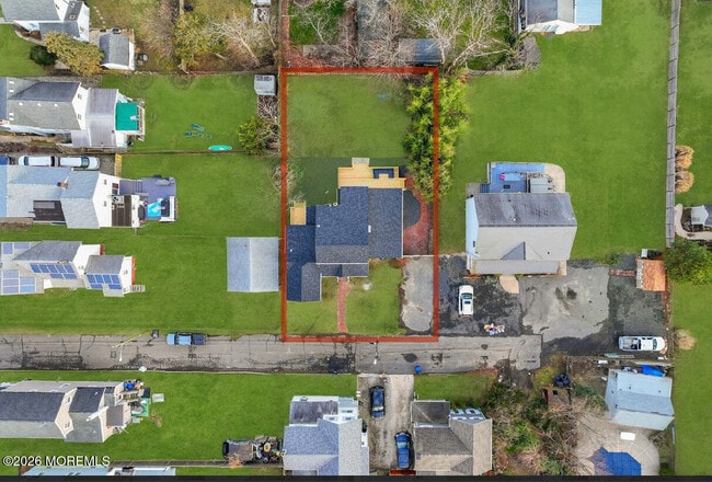 Building Photo - 83 Hennessey St