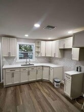 Building Photo - 932 31st St