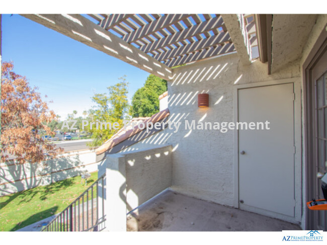 Building Photo - wow! absolutely gorgeous tempe premium upp...