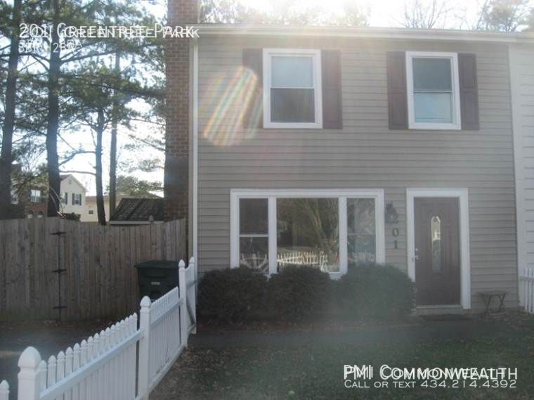 Primary Photo - 3 Bed / 1.5 Bath Single Family (Available ...