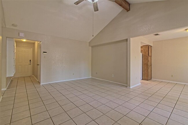 Foto del edificio - 914 Garden Meadow Dr