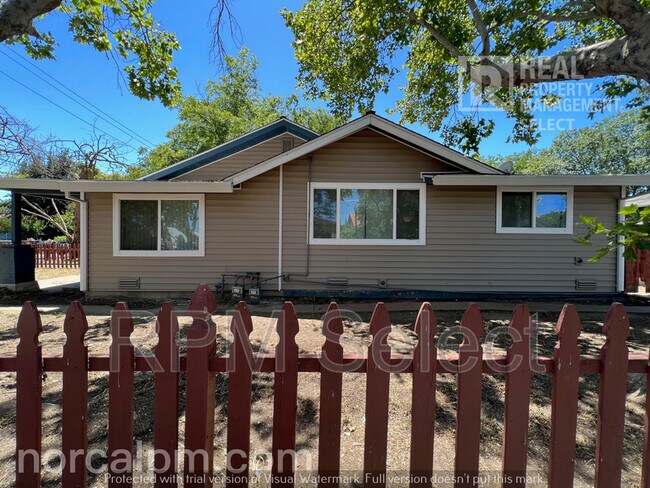 Building Photo - 2285 Fairfield St