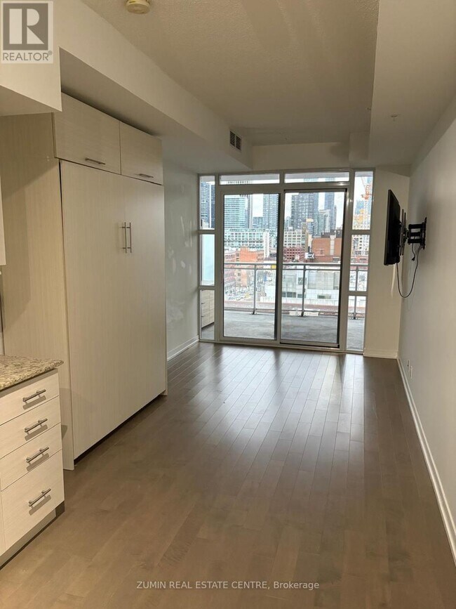 Building Photo - 10 Willison Square