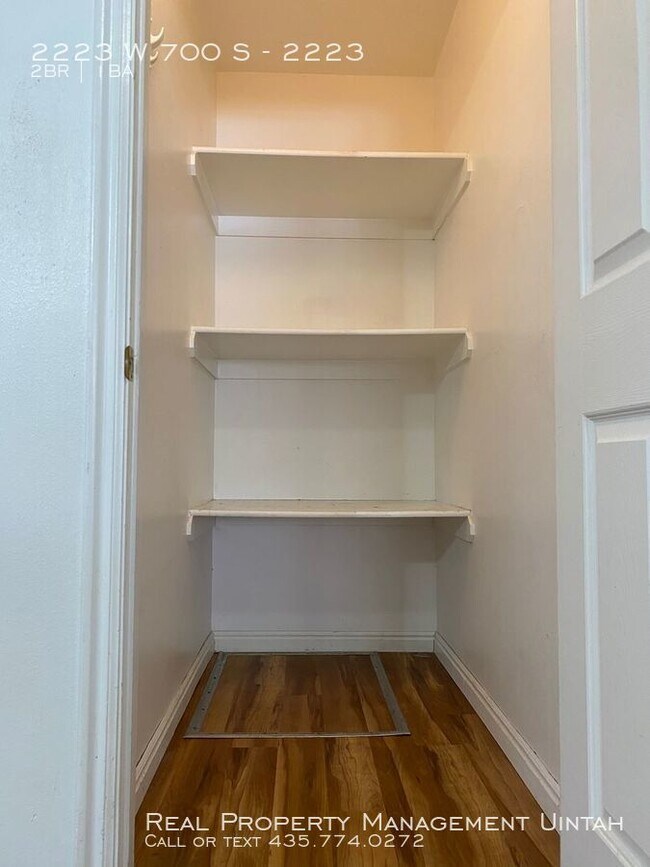 Building Photo - 2 Bedroom 1 Bath Duplex