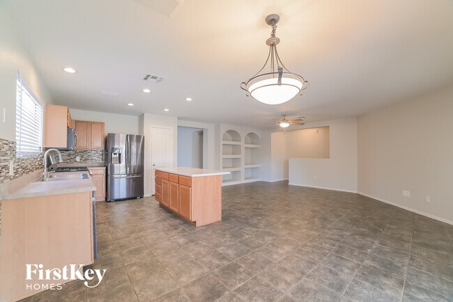 Building Photo - 9949 E Rocky Wash Dr