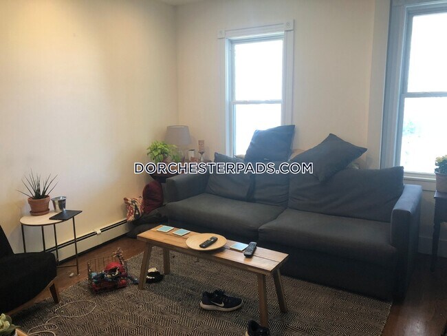 Foto del edificio - 106 Buttonwood St