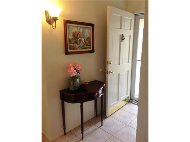 Foto del edificio - 807 Rolling Ridge Dr
