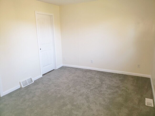 Foto del edificio - 1297 FRYE'S GROVE Ln