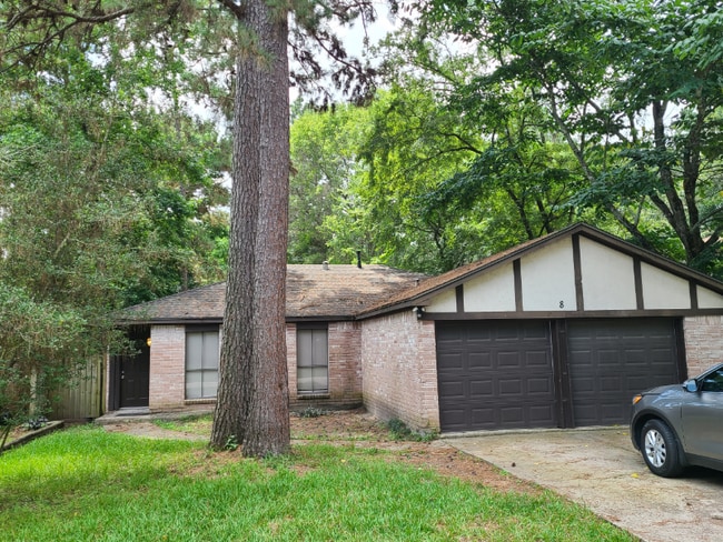 Building Photo - 8 E Bigelow Oak Ct