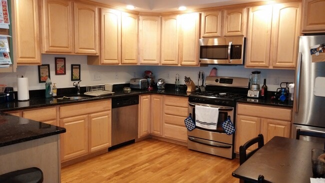 Updated, modern kitchen - 1328 Broadway